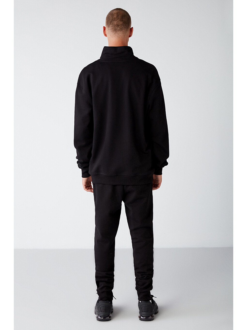 Frame Erkek Yarım Fermuarlı Dik Yakalı Yumuşacık Kumaşlı Polarlı Regular Siyah Sweatshirt-4