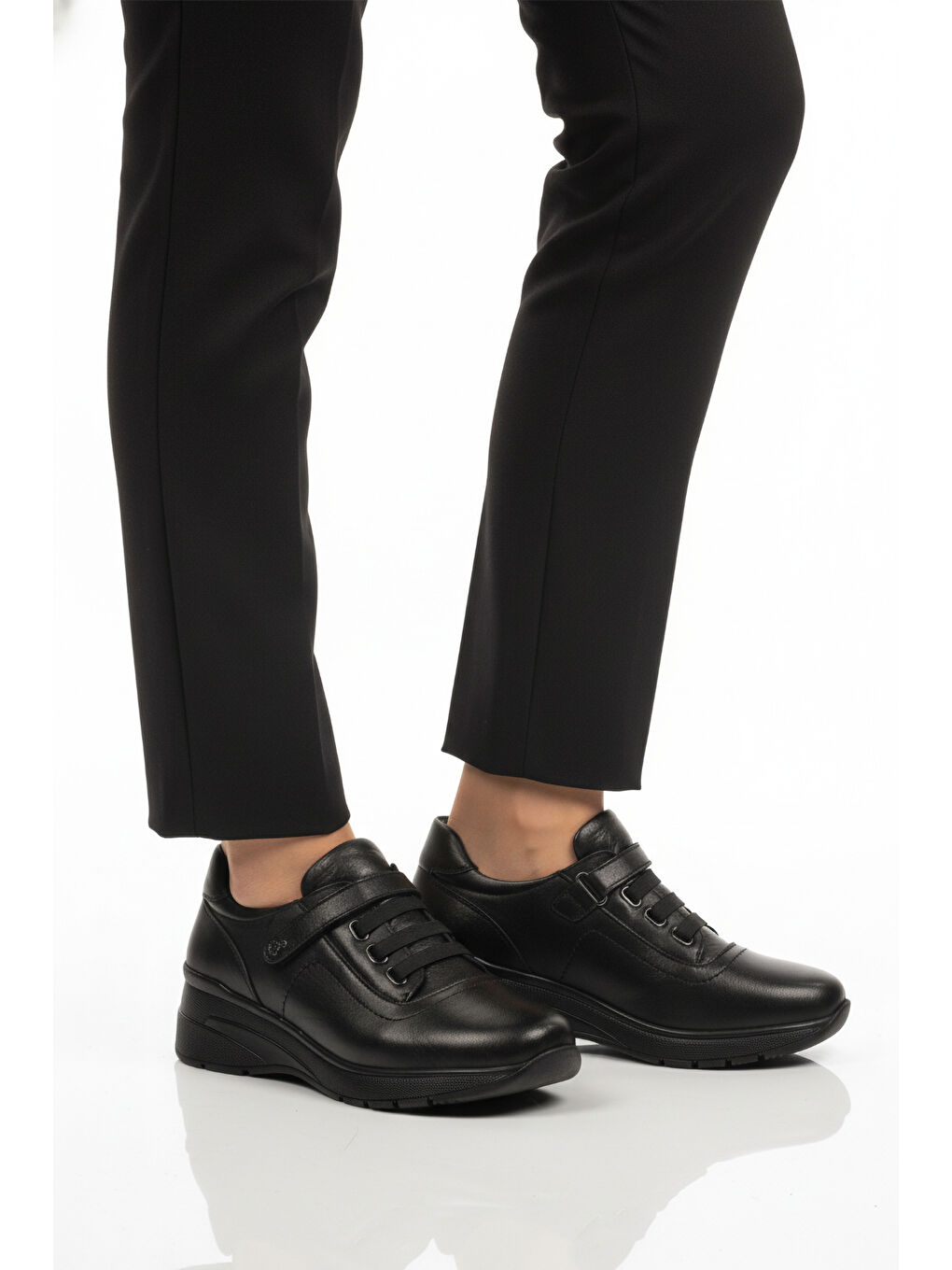 Siyah Hakiki Deri Anatomik Kadın Casual Ayakkabı PLV144 Z