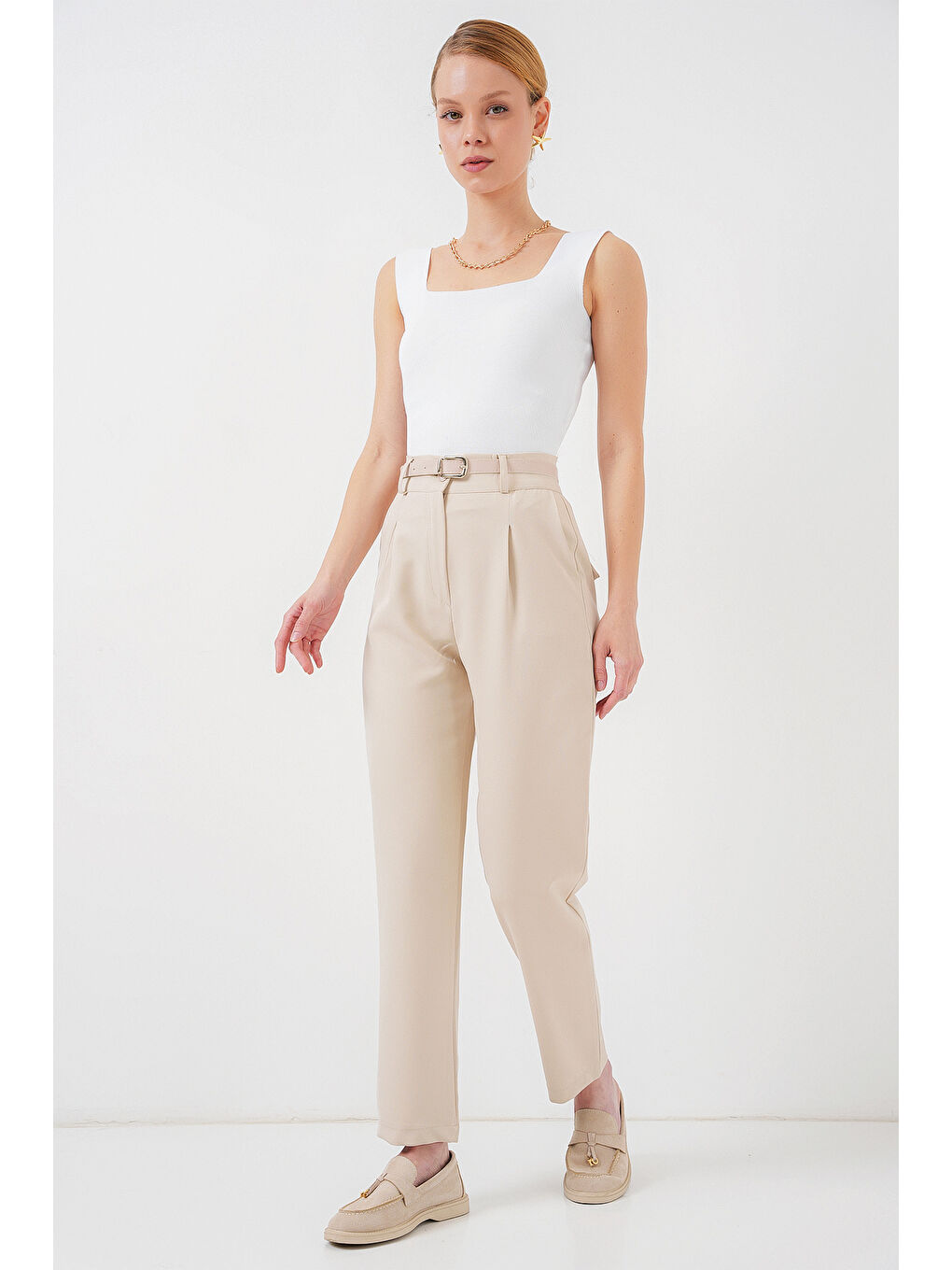 Ekru Kadın Pileli Kemerli Kumaş Pantolon 6725 - Krem