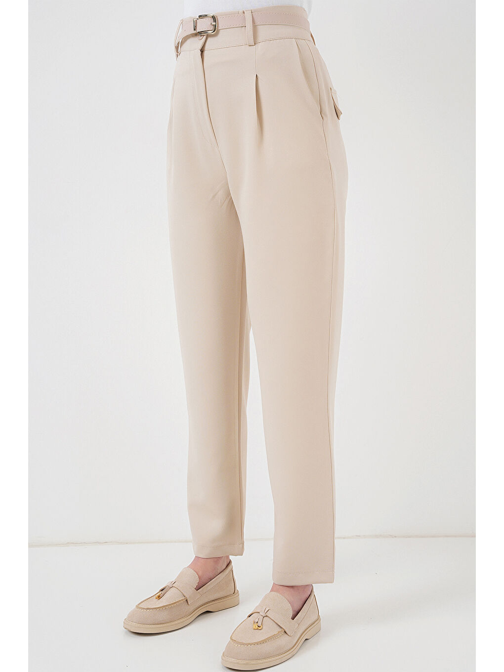 Ekru Kadın Pileli Kemerli Kumaş Pantolon 6725 - Krem-1