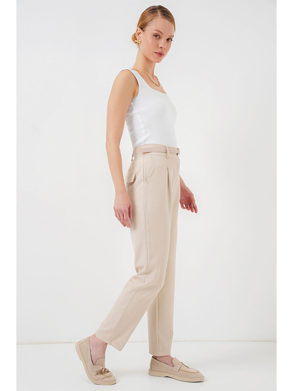 Ekru Kadın Pileli Kemerli Kumaş Pantolon 6725 - Krem-2