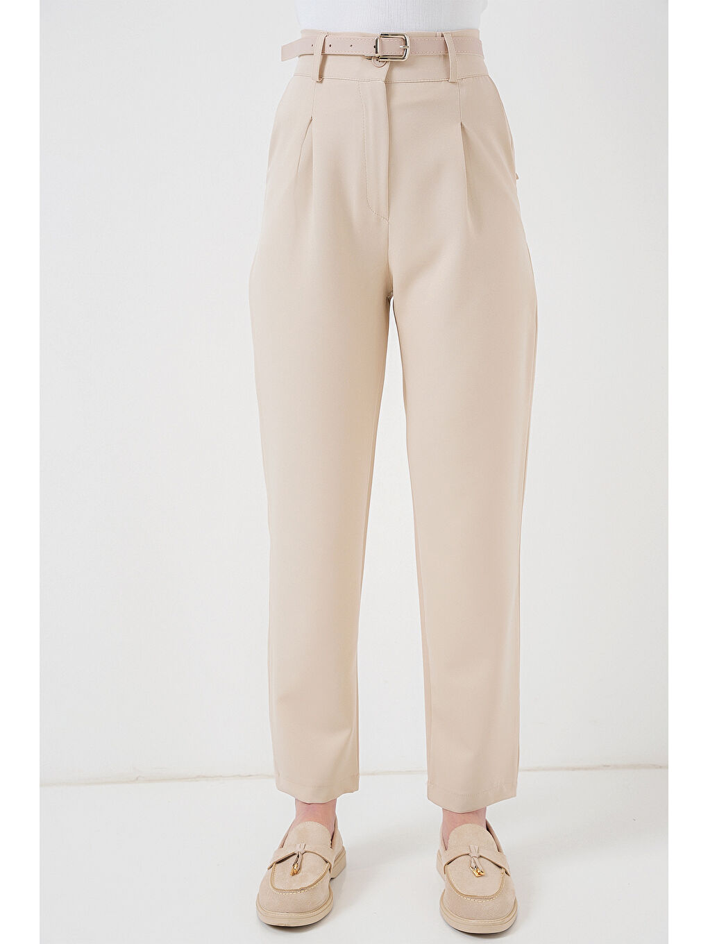 Ekru Kadın Pileli Kemerli Kumaş Pantolon 6725 - Krem-3