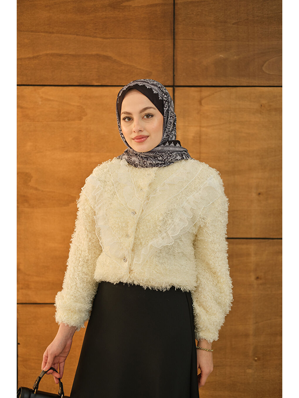 Ekru Kadın Dantelli V Kat Hırka Krem-1