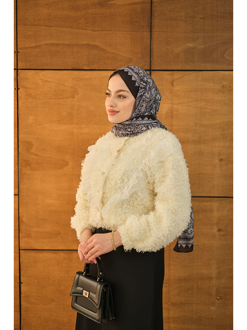 Ekru Kadın Dantelli V Kat Hırka Krem-2