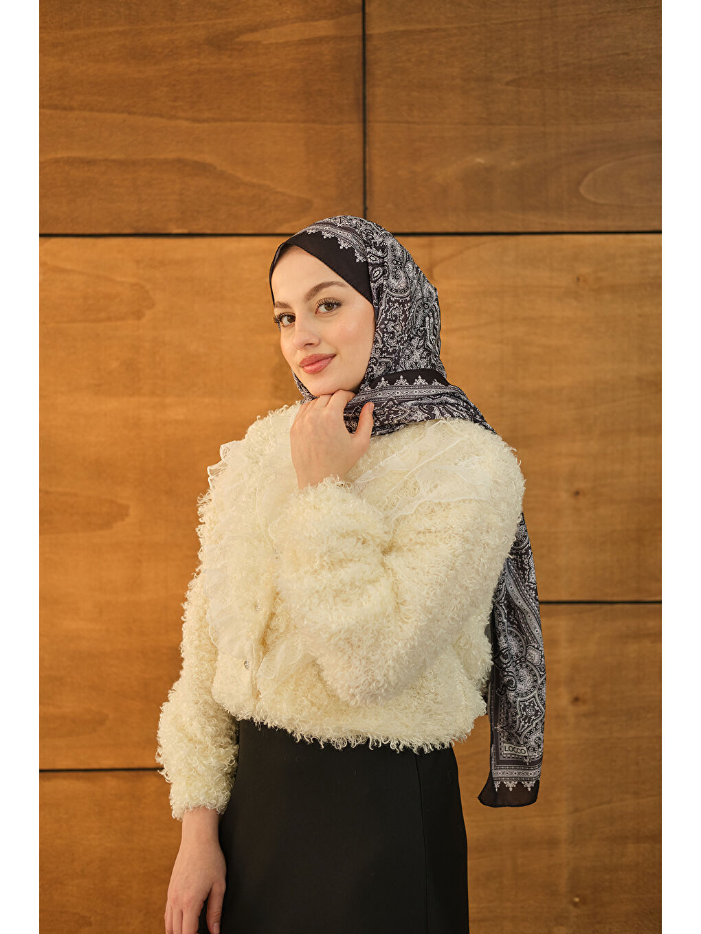 Ekru Kadın Dantelli V Kat Hırka Krem-3