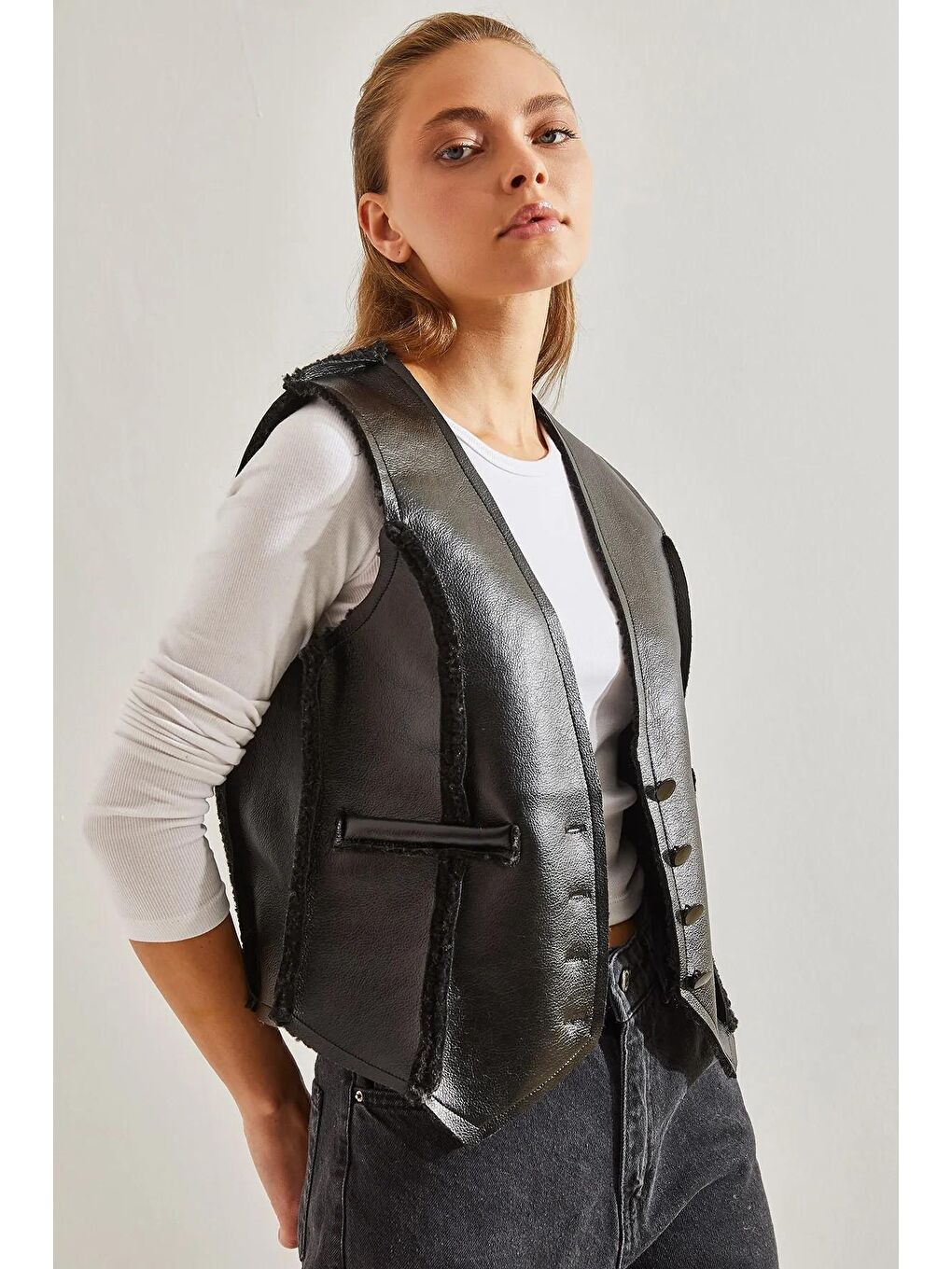 Siyah Kadın Deri Peluşlu Yelek-1