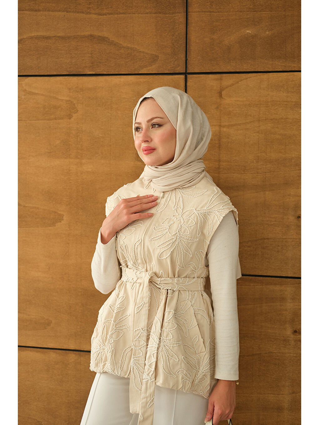 Kadın Gabardin Nakışlı Uzun Yelek Ekru-4