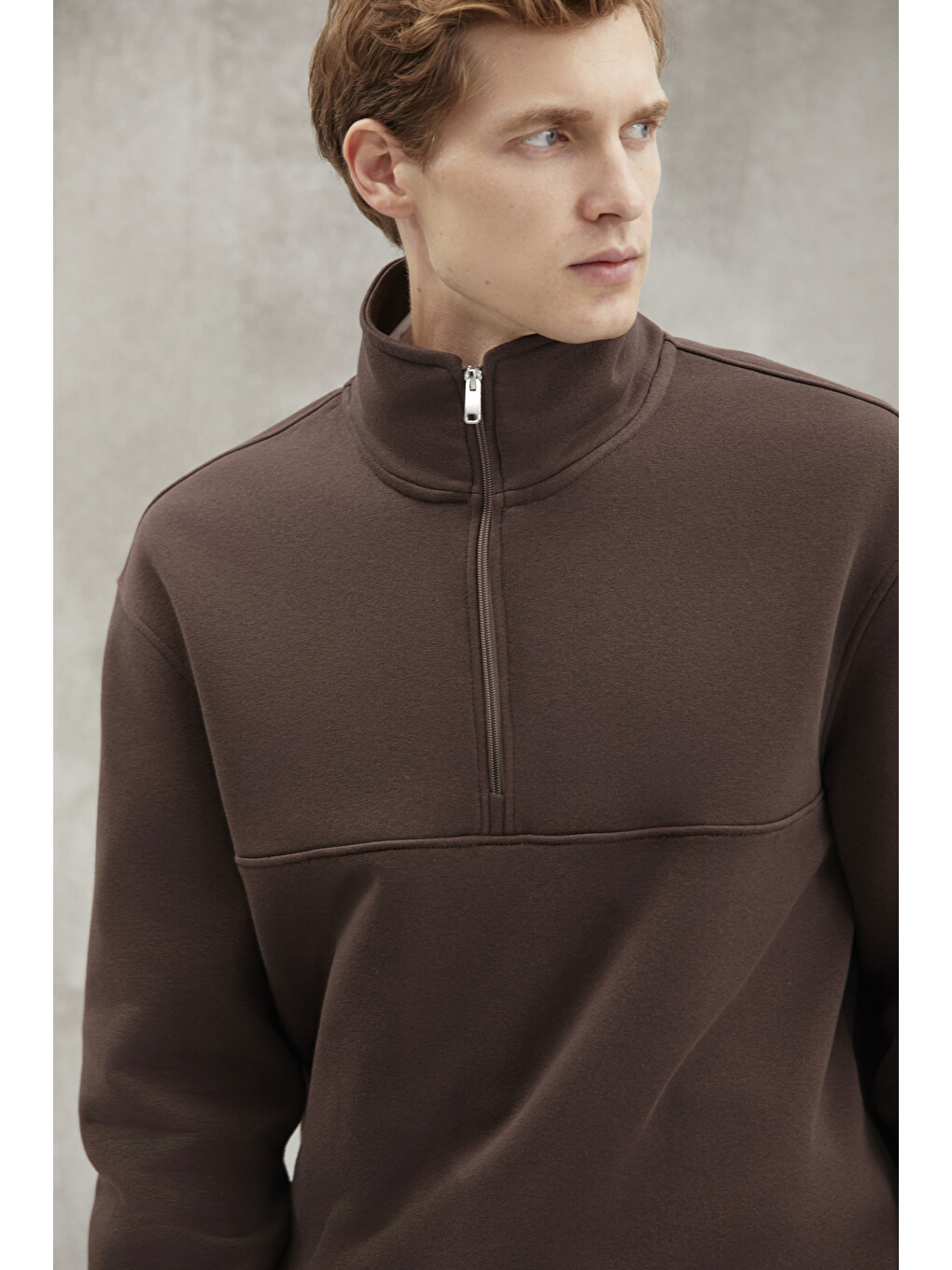 Erkek Yarım Fermuarlı Dik Yakalı Yumuşacık Kumaşlı Polarlı Regular Kahverengi Sweatshirt-4