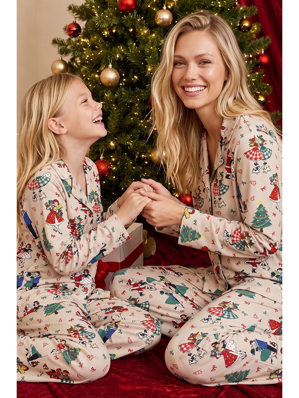 Ekru Krem Yılbaşı Temalı Desenli Termal Kumaşlı Ultra Soft Yumuşak Düğmeli Örme Pijama Takımı