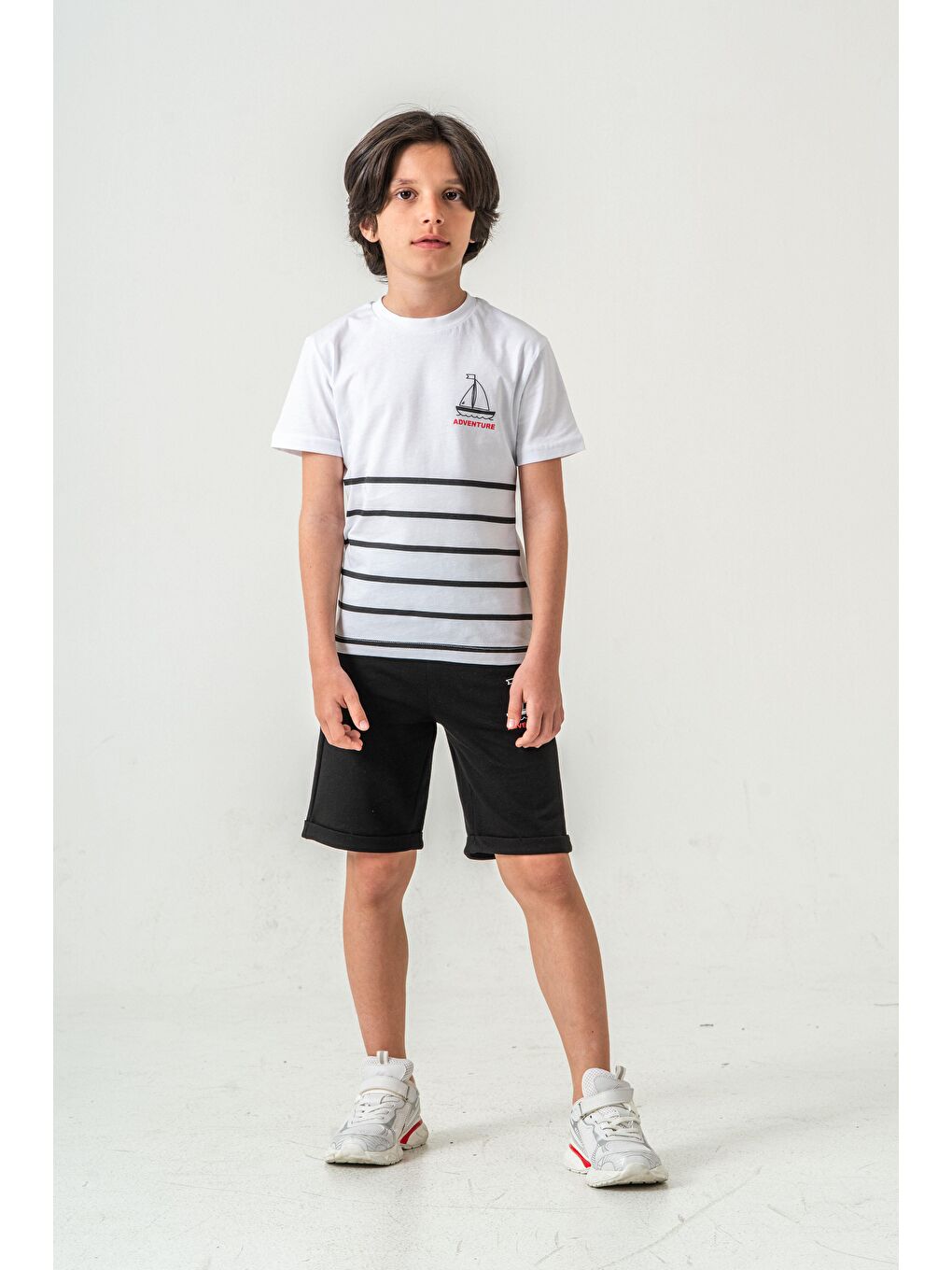 Siyah Adventure Baskılı  Erkek Çocuk Şort - Tişört Takımı
