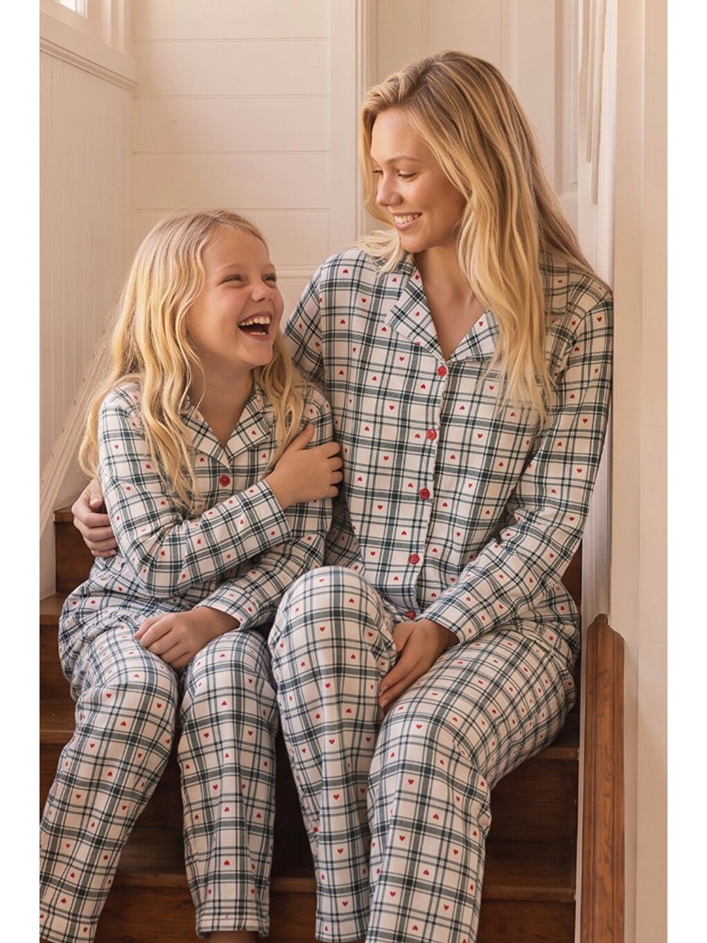 Ekru Ekose Desenli Termal Kumaşlı Ultra Soft Yumuşak Düğmeli Örme Pijama Takımı