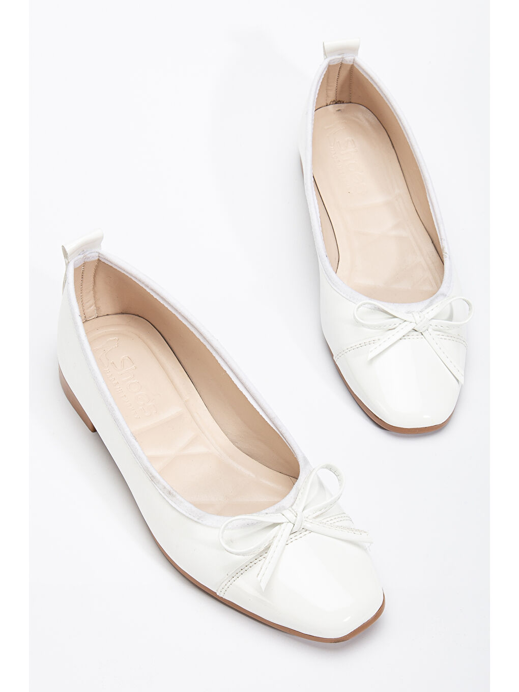 Kadın Beyaz Yanı Hasır Detaylı Fiyonklu Babet-2