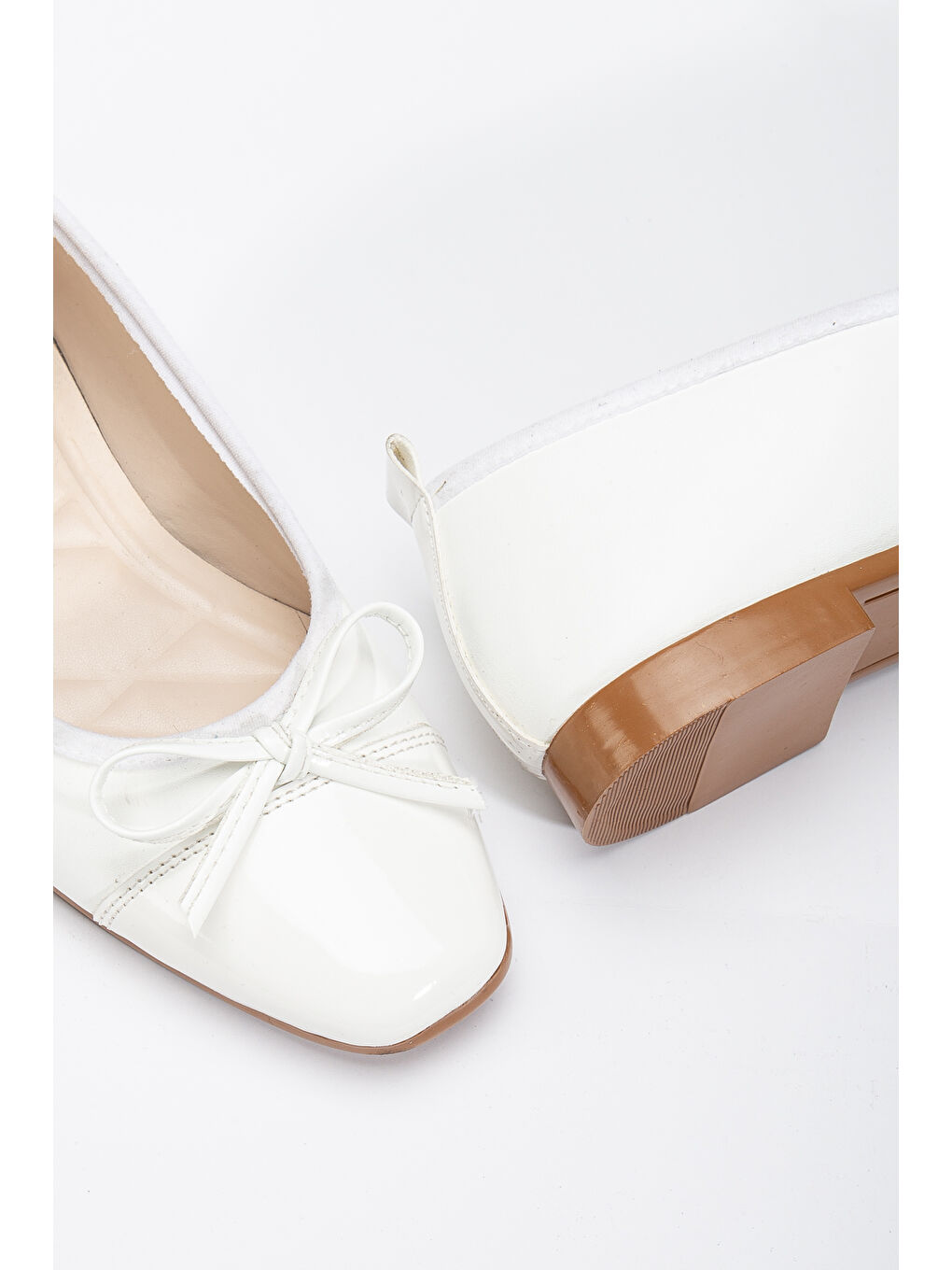 Kadın Beyaz Yanı Hasır Detaylı Fiyonklu Babet-3