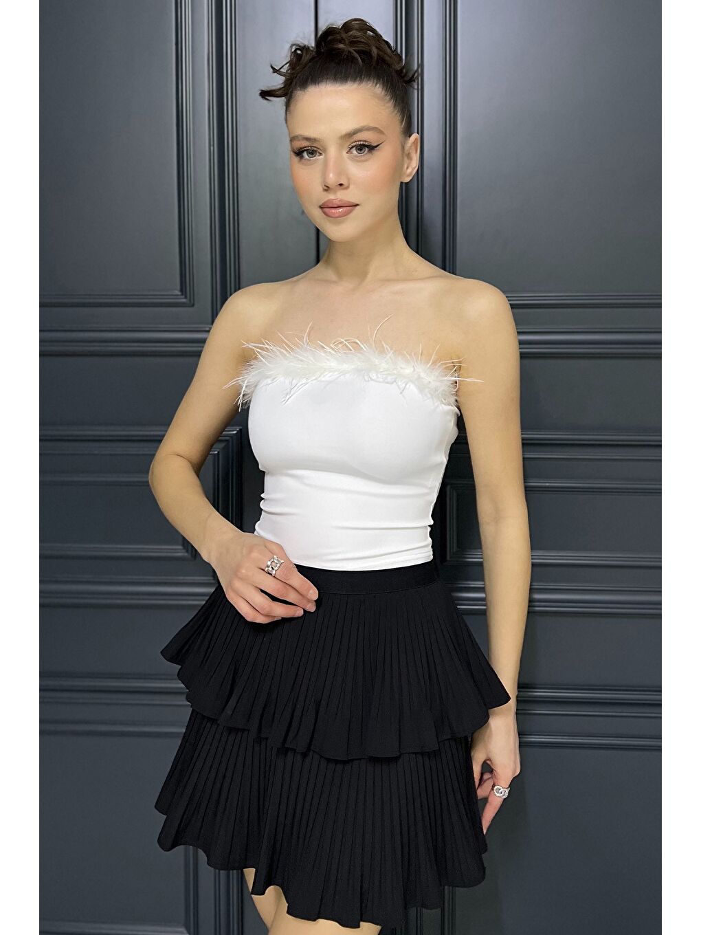 Ekru Önü Tüylü Straplez Bluz-1