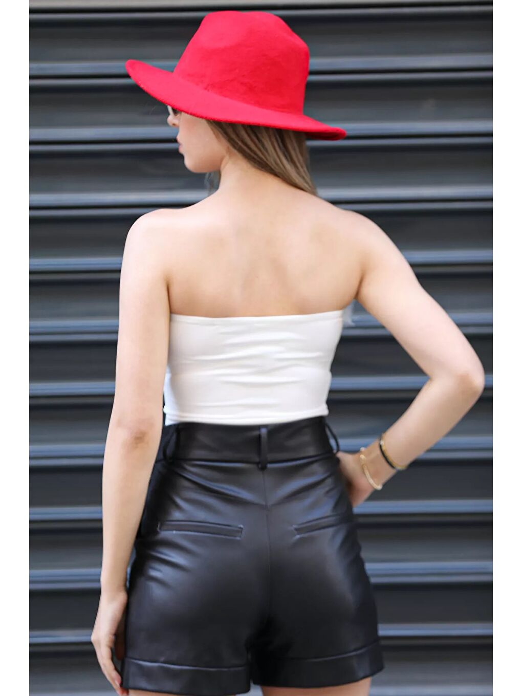 Ekru Önü Tüylü Straplez Bluz-8