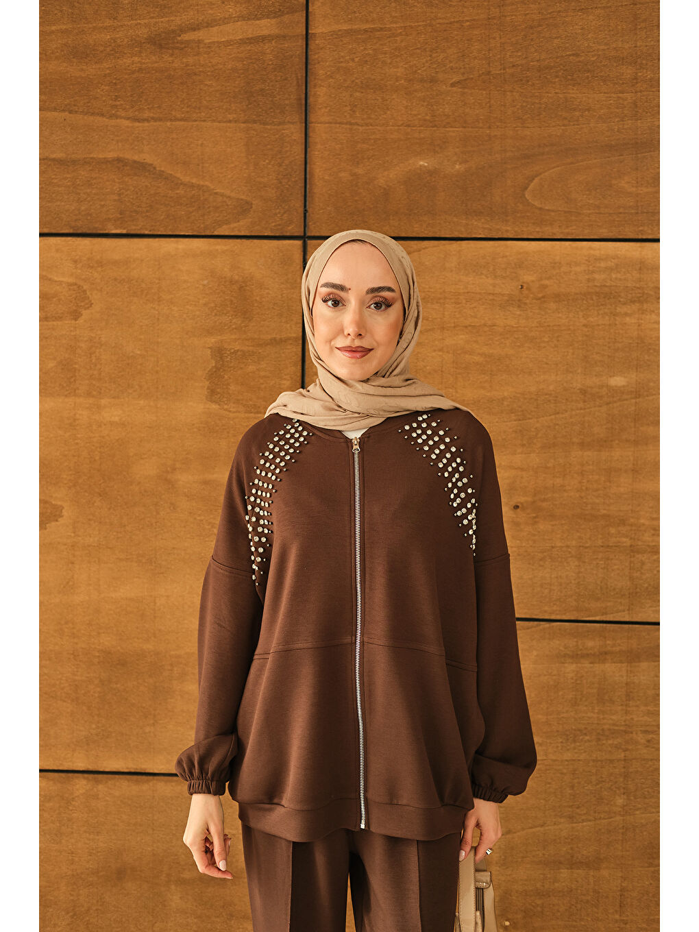 Kadın Omuz Taş Detay Takım Kahverengi-1