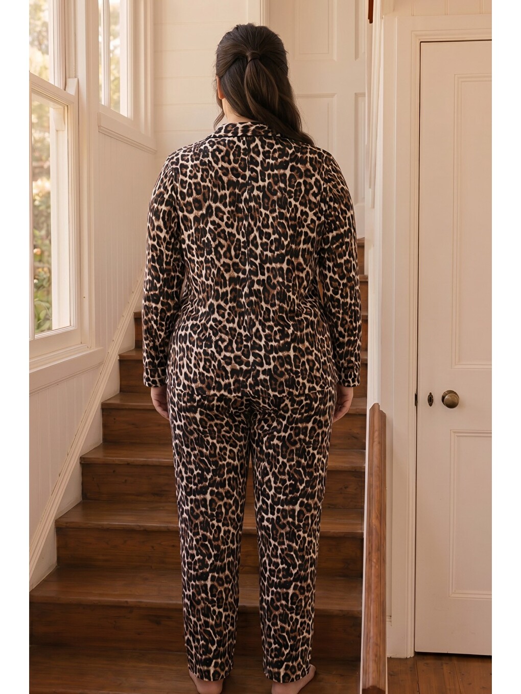 Karışık Leopar Desenli Termal Kumaşlı Ultra Soft Yumuşak Büyük Beden Battal Boy Düğmeli Örme Pijama Takımı-2
