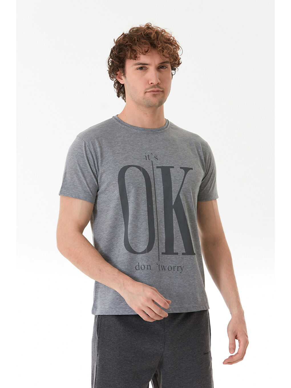 Gri It`s Ok Baskılı Bisiklet Yaka %100 Pamuk Tişört