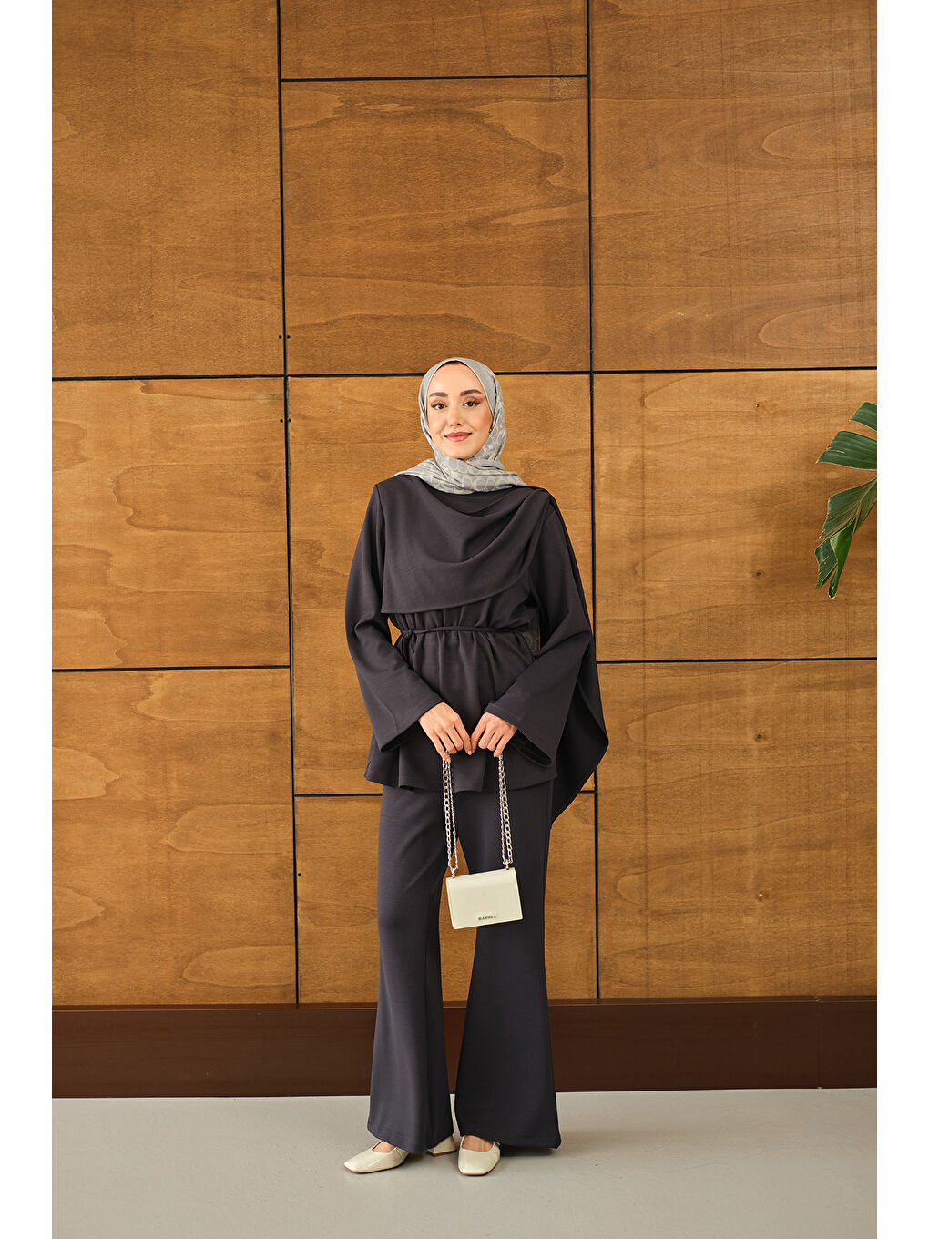 Gri Kadın Şal Detay Takım Füme-3