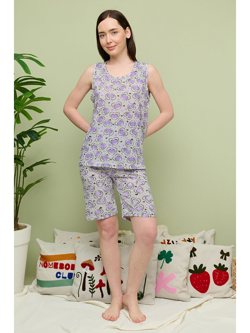 Lila Kelebek Desenli Büyük Beden Kolsuz Kapri Pijama Takımı-2