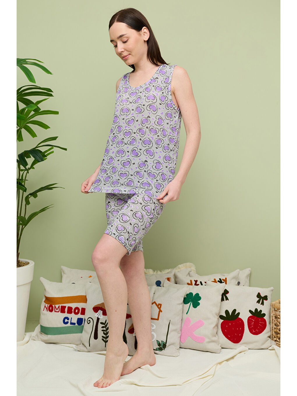 Lila Kelebek Desenli Büyük Beden Kolsuz Kapri Pijama Takımı-4