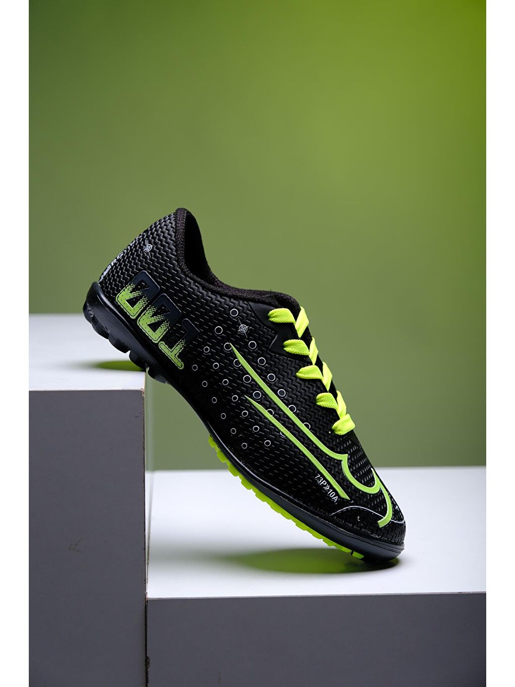 Siyah W441 Çocuk Halı Saha Krampon Futbol Ayakkabısı