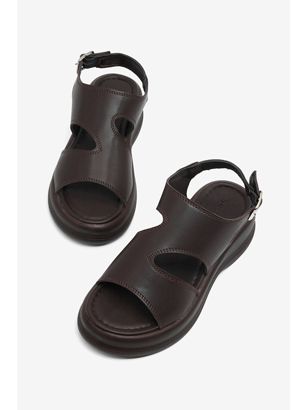 Kahverengi Kadın Kahve Rahat Kalıp Düz Tokalı Sandalet-1