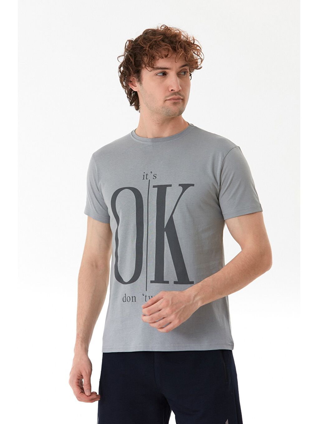 Gri It`s Ok Baskılı Bisiklet Yaka Tişört