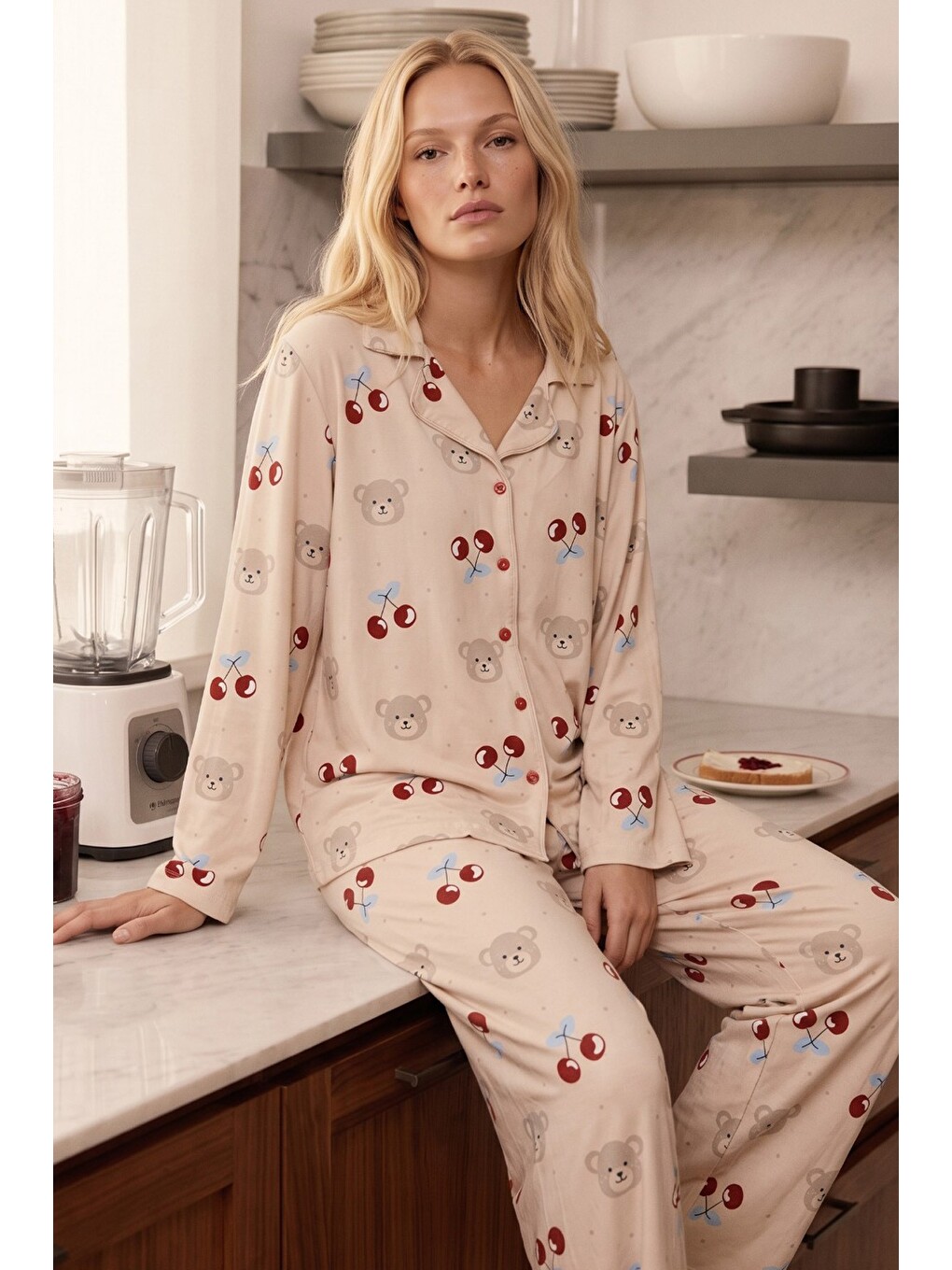 Ekru Krem Desenli Termal Kumaşlı Ultra Soft Yumuşak Düğmeli Örme Pijama Takımı-1