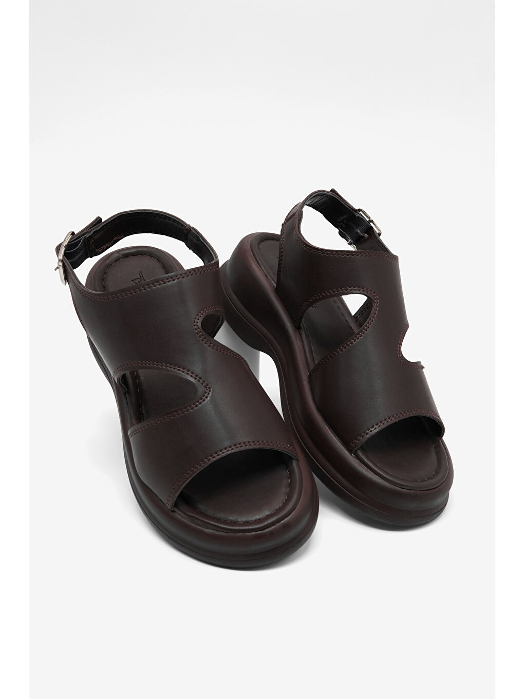 Kahverengi Kadın Kahve Rahat Kalıp Düz Tokalı Sandalet-4