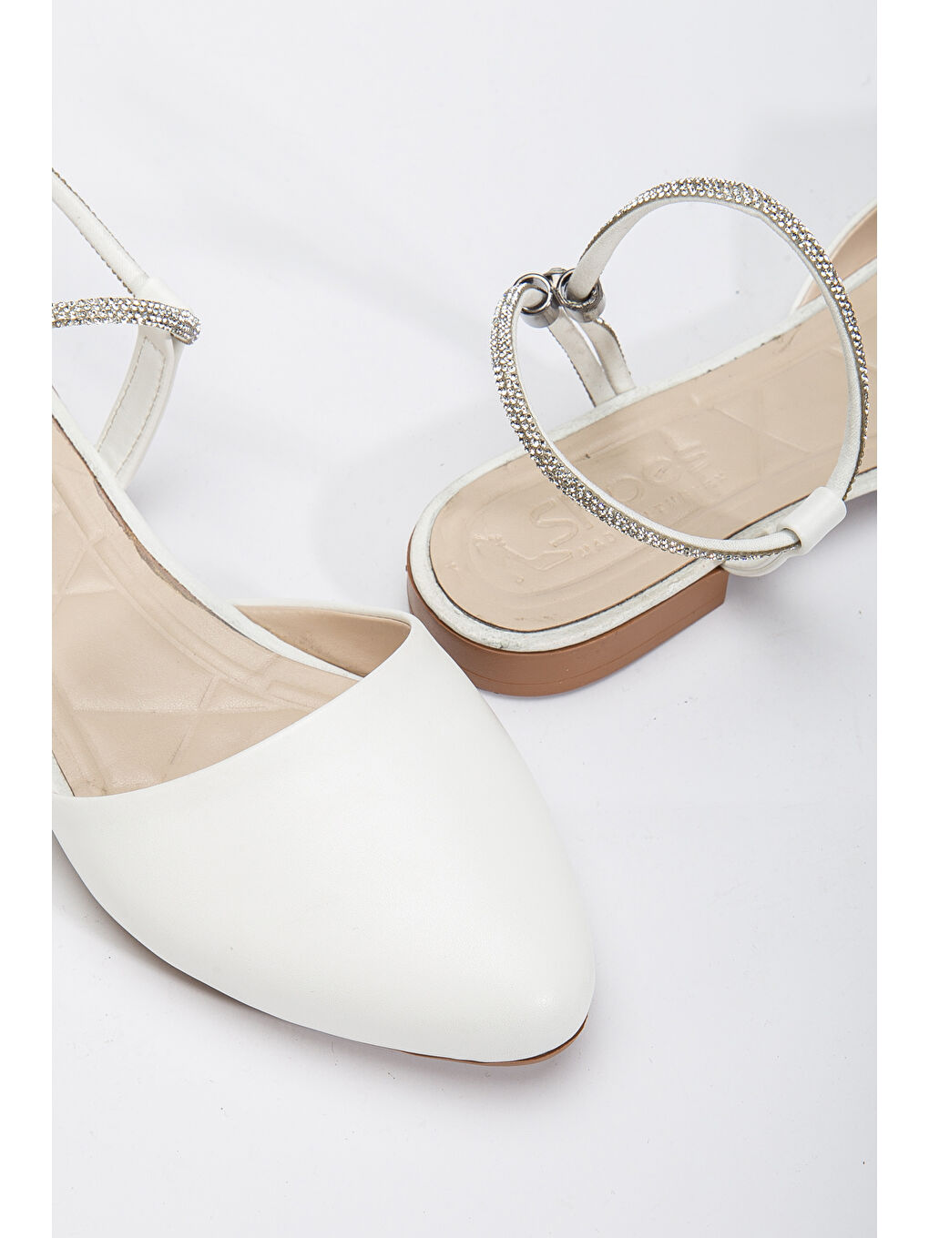 Kadın Beyaz Taş Halat Detaylı Babet-2