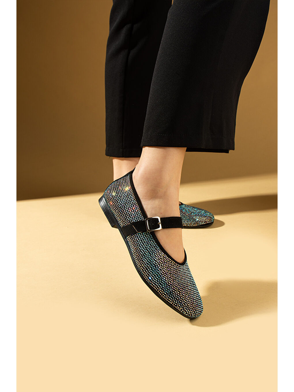 Siyah Parlak Taşlı Tokalı Rahat Taban Kadın Babet 57-51-25GümüşTaşlı-2