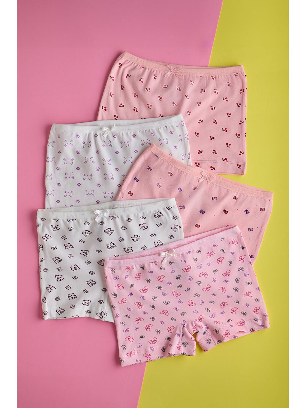 Karışık Kız Çocuk 5 Li Paket Kelebek Desenli Boxer Çok Renkli