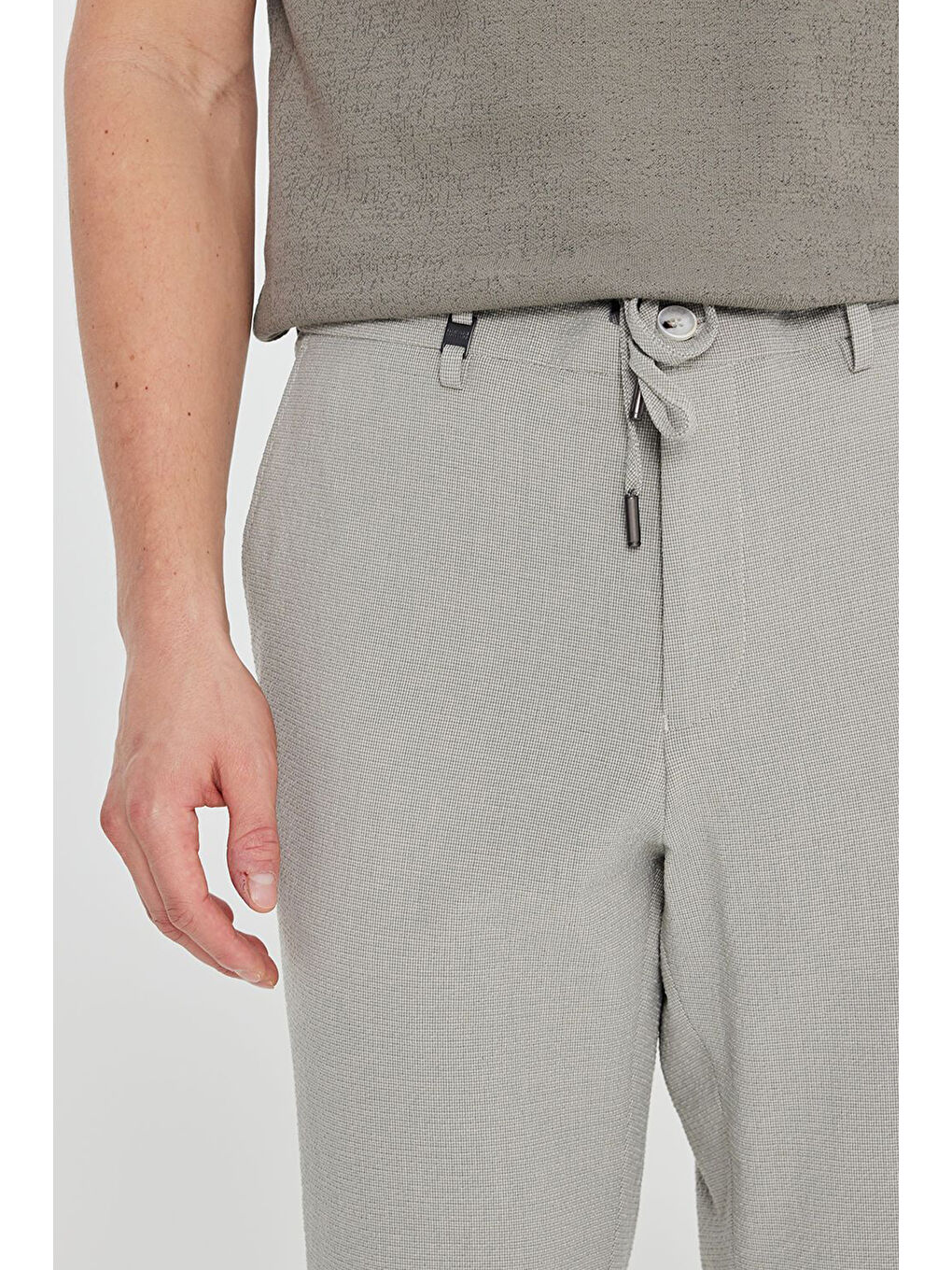 Erkek Gri Slim Fit Beli Bağlamalı Gofre Desenli Yan Cep Casual Pantolon-3