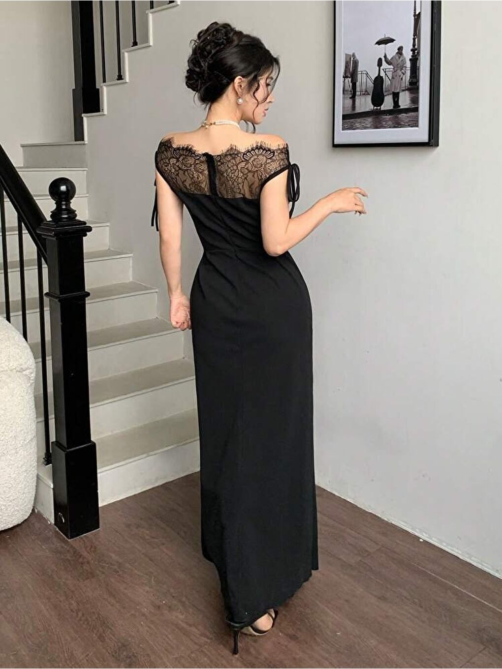 Siyah Kadın Göğüs Ve Yakası Dantel Detaylı Kayık Yaka Görünümlü Uzun Ithal Krep Elbise-3