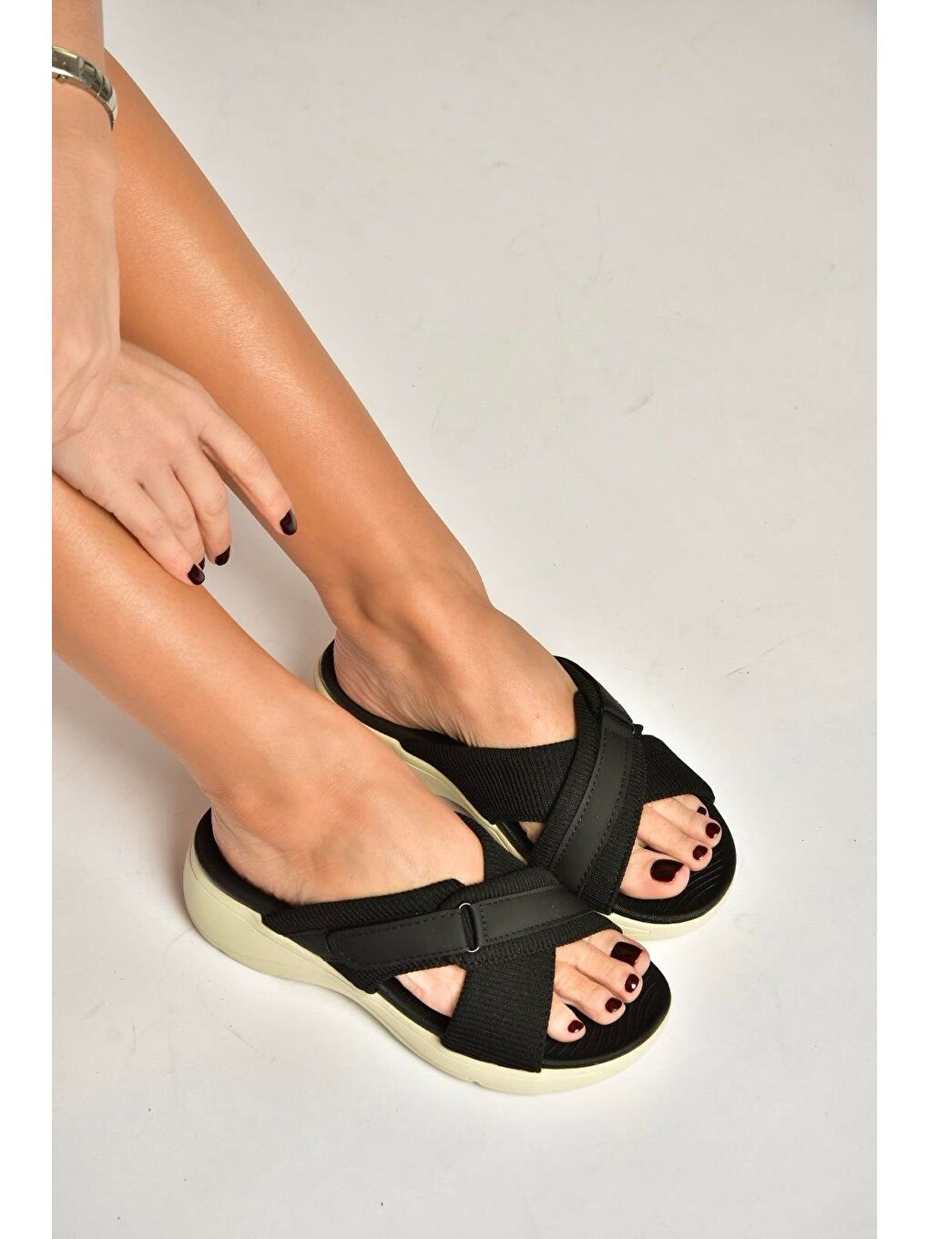 Siyah Kadın Terlik Y973935004-3