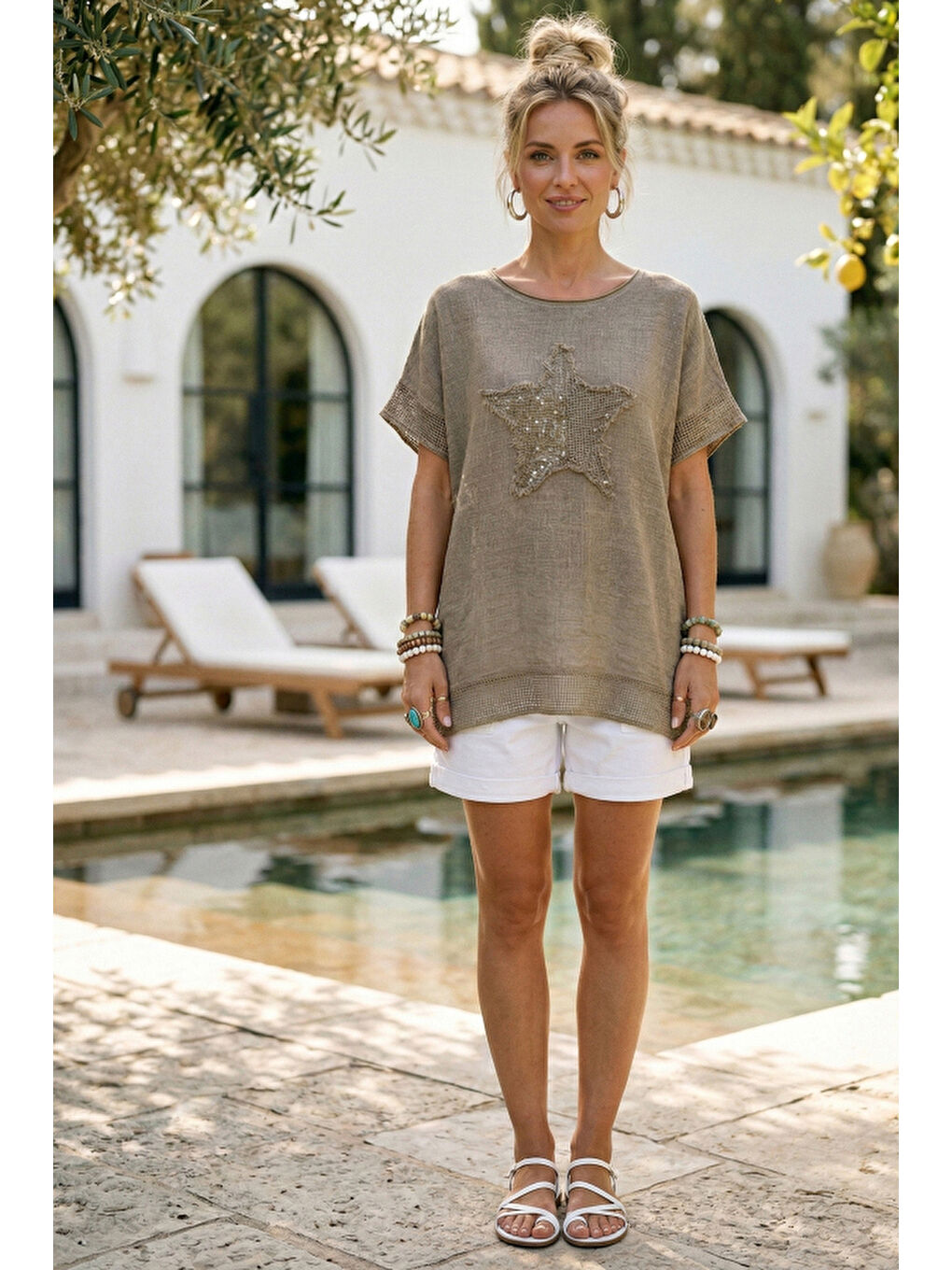 Haki Yuvarlak Yaka Düşük Kol Etek Ve Kol Ucu File Detaylı Yıldız Aplikeli Casual Dokuma Bluz 65 60-3