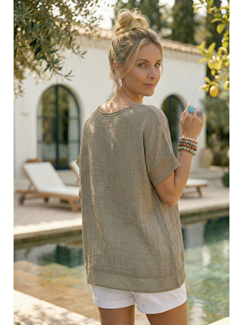 Haki Yuvarlak Yaka Düşük Kol Etek Ve Kol Ucu File Detaylı Yıldız Aplikeli Casual Dokuma Bluz 65 60-4