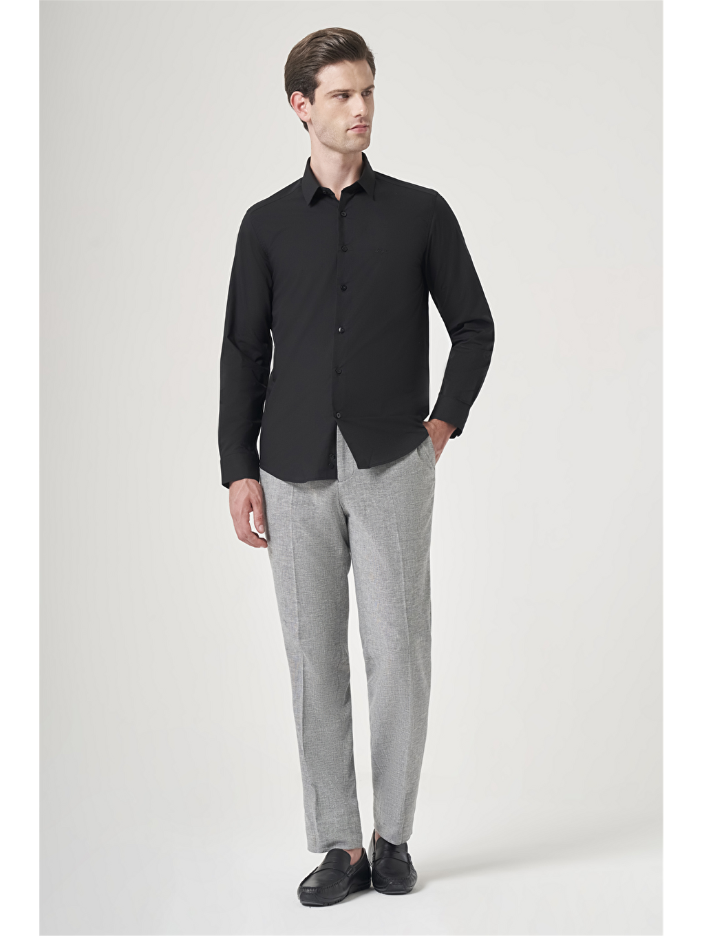 Siyah Sert Yaka Uzun Kol Cepsiz Slim Fit Pamuklu Gömlek 1004260181-1