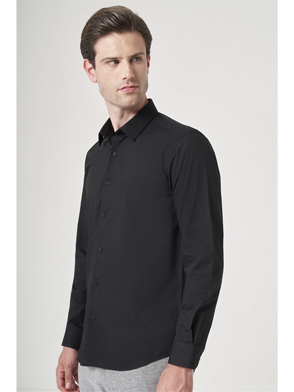 Siyah Sert Yaka Uzun Kol Cepsiz Slim Fit Pamuklu Gömlek 1004260181-2
