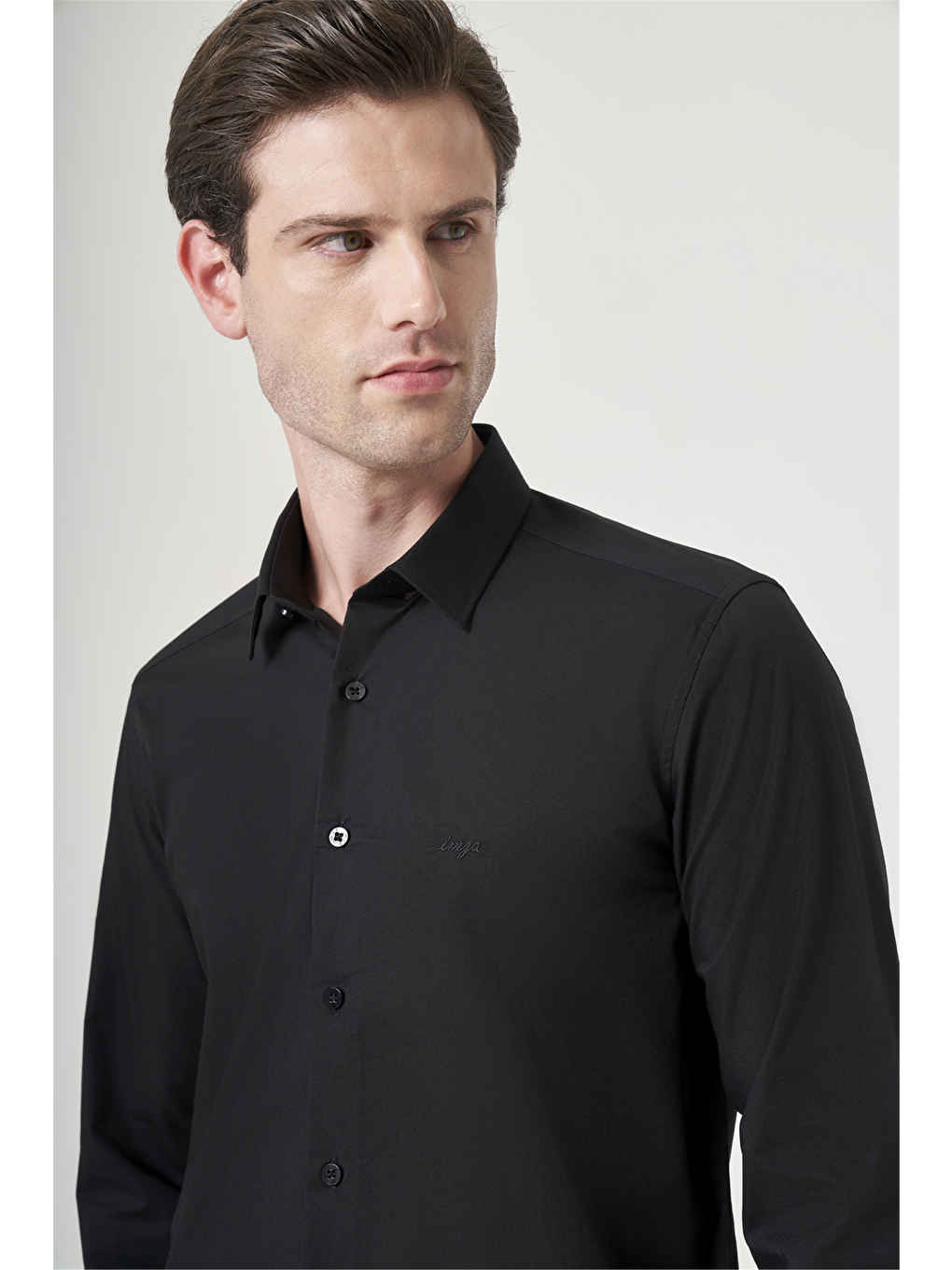 Siyah Sert Yaka Uzun Kol Cepsiz Slim Fit Pamuklu Gömlek 1004260181-3
