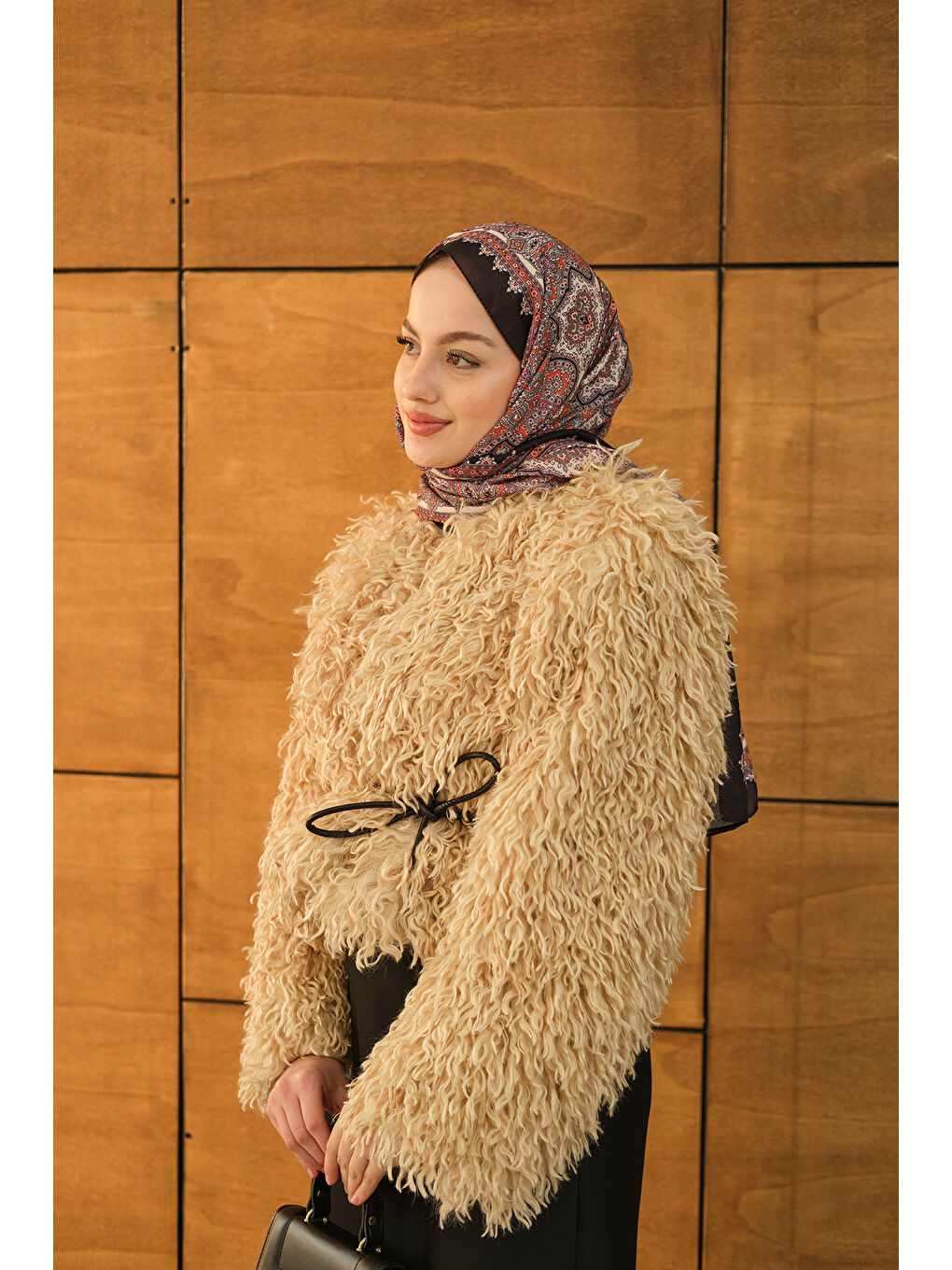 Ekru Kadın Kıvırcık Detay Kürk Kaban Krem-2