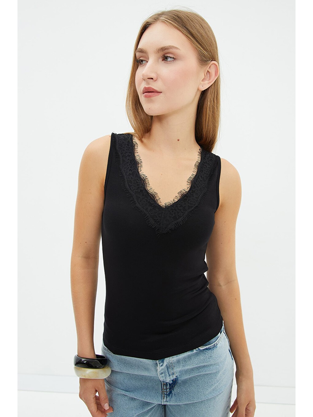 Siyah Dantelli V Yaka Slim Fit Bluz-3