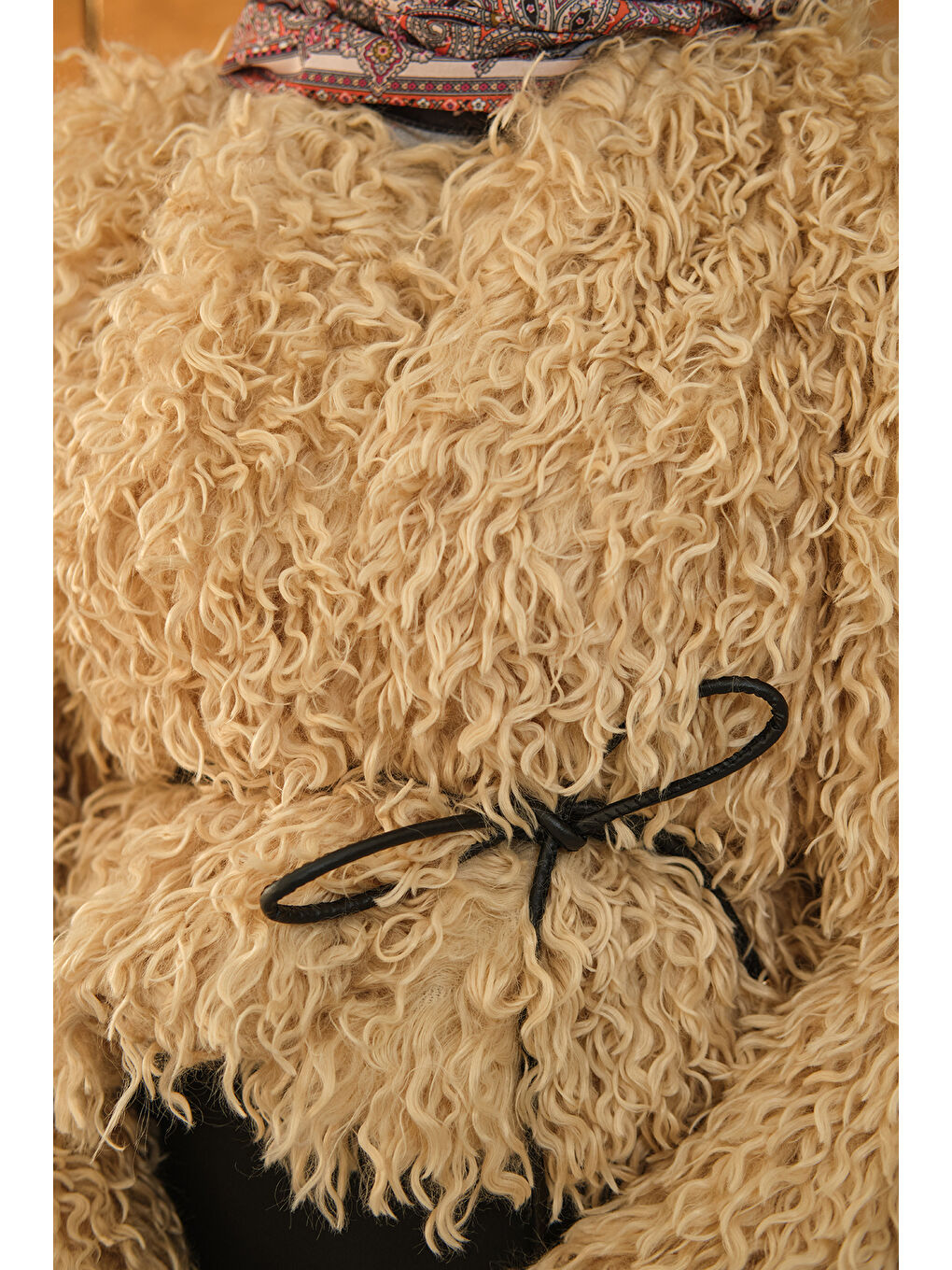 Ekru Kadın Kıvırcık Detay Kürk Kaban Krem-4