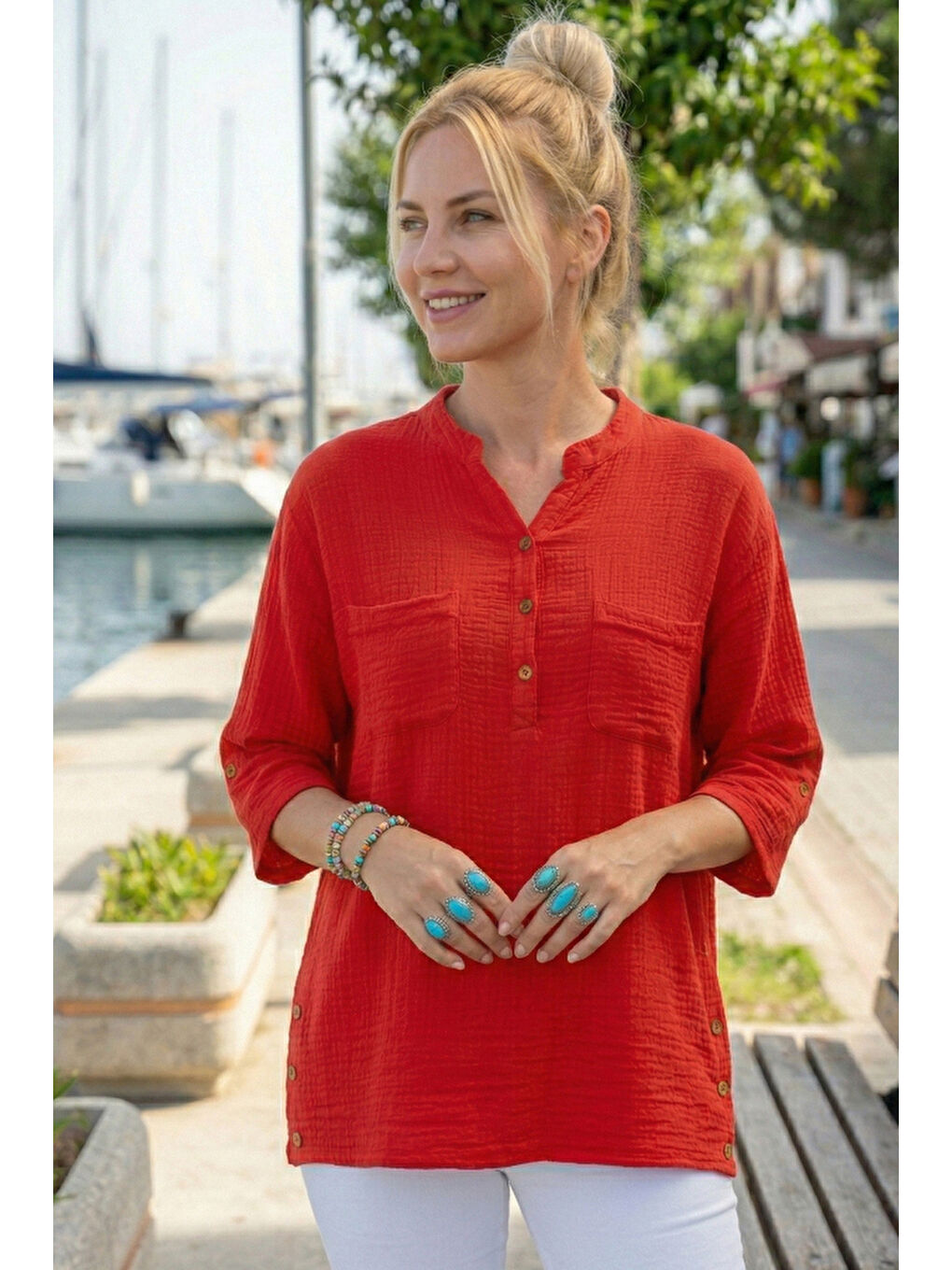 Kırmızı Hakim Yaka 3/4 Kol Düğmeli Çift Cepli Yanları Düğmeli Casual Müslin Dokuma Bluz 70 65-2