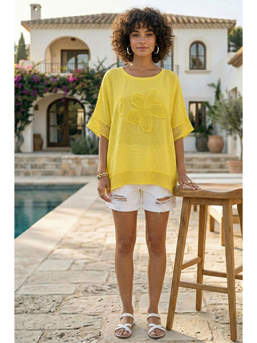 Sarı Yuvarlak Yaka Düşük Kol Etek Ve Kol Ucu File Detaylı Çiçek Aplikeli Casual Dokuma Bluz 65 60-3