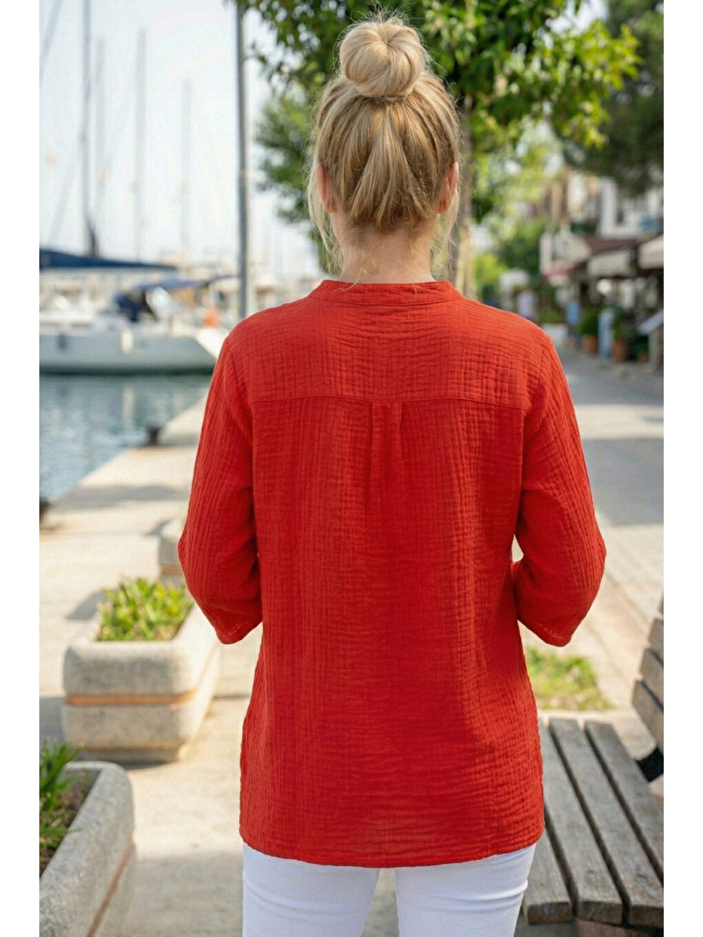 Kırmızı Hakim Yaka 3/4 Kol Düğmeli Çift Cepli Yanları Düğmeli Casual Müslin Dokuma Bluz 70 65-4