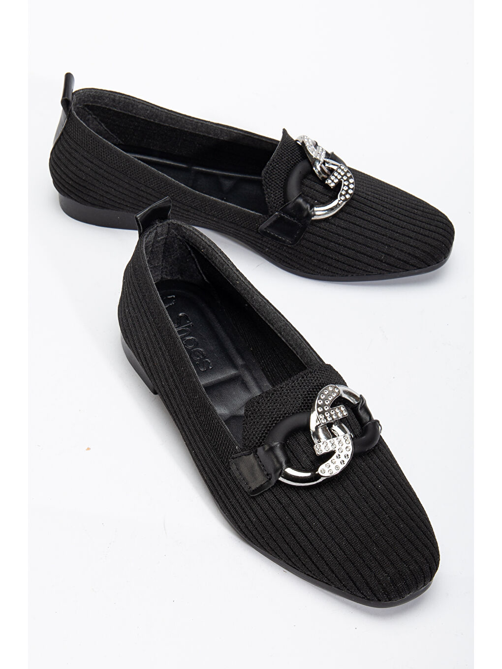 Kadın Siyah Önü Toka Detaylı Triko Babet