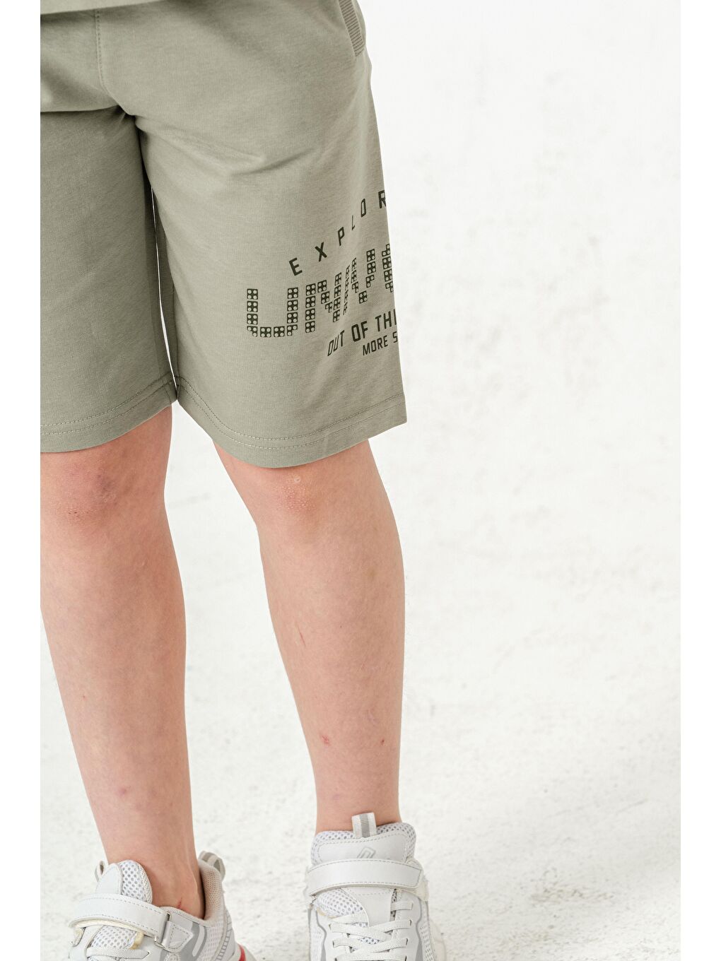 Yeşil Explore The Universe Out Of This World More Space Baskılı Erkek Çocuk Şort - Tişört Takımı-4