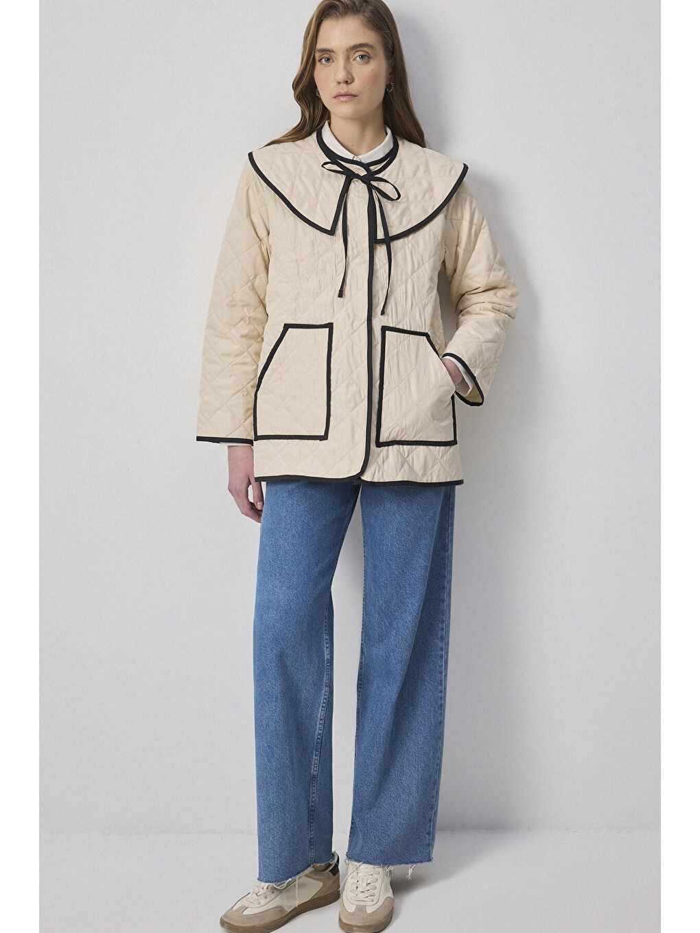 Ekru Kontrast Biyeli Kapitone Ceket
